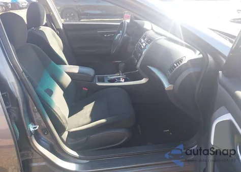 2015 Nissan Altima 2.5 S z USA, uszkodzony, nr VIN 1N4AL3AP5FC262313